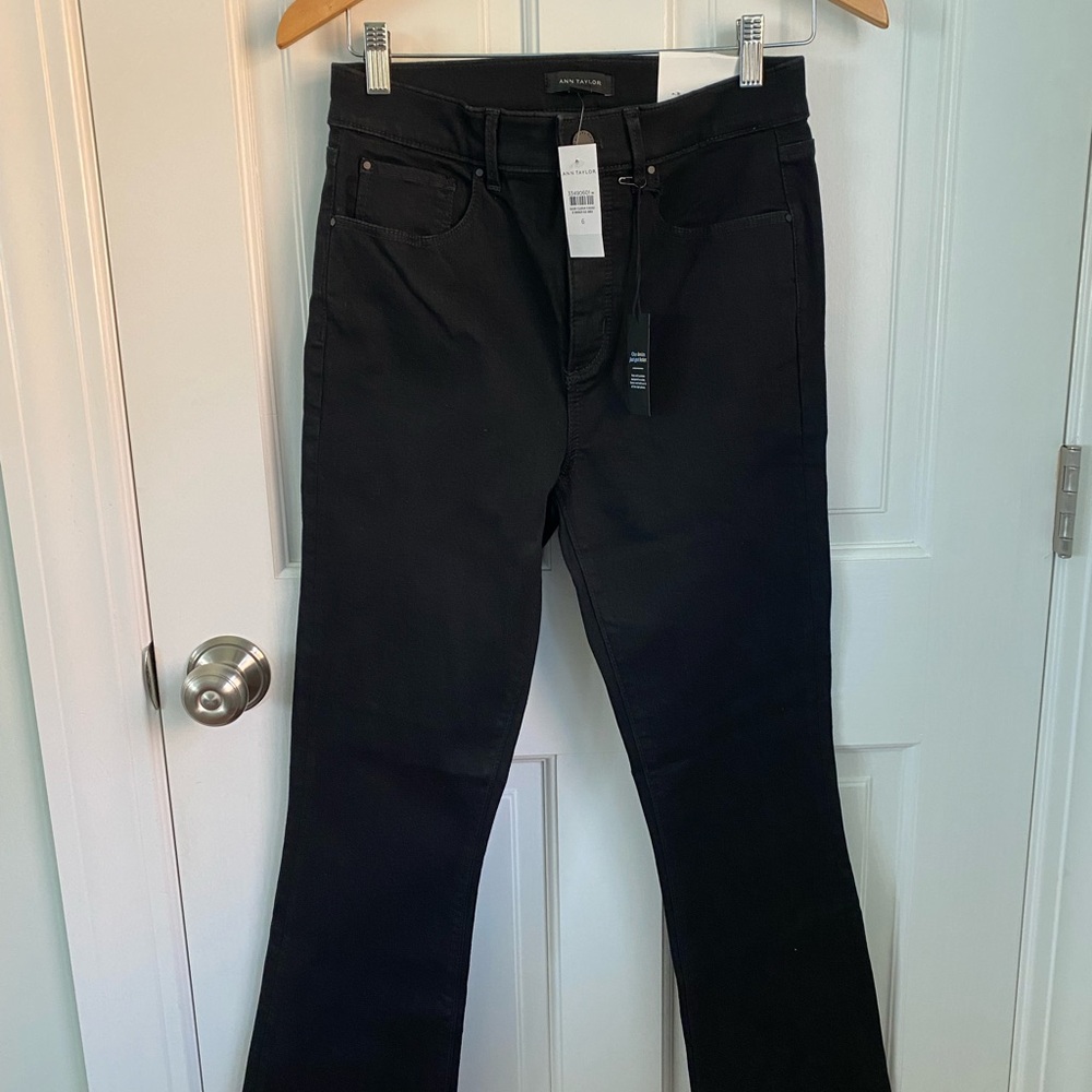 Ann Taylor Black high rise kick crop jeans, size 6